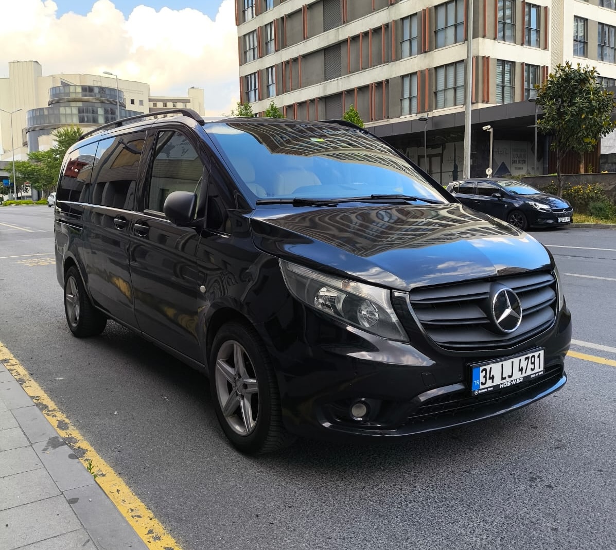 VIP Tours black Mercedes van for smaller airline crew transfers in Istanbul